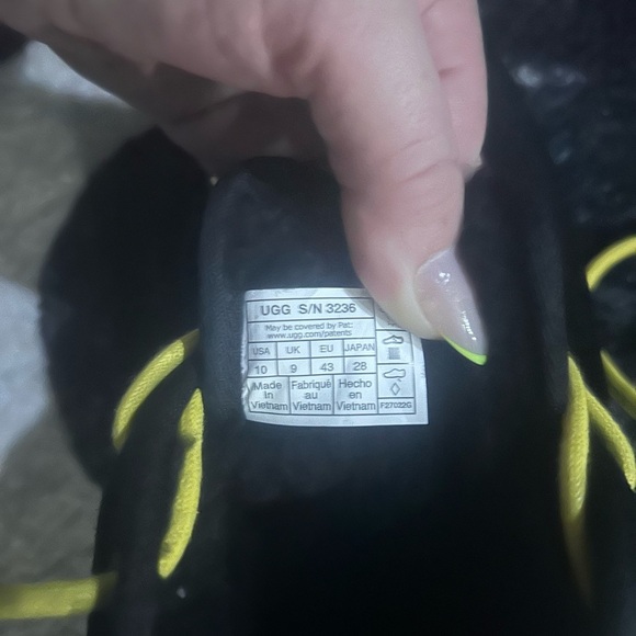 Men’s uggs - Picture 4 of 5